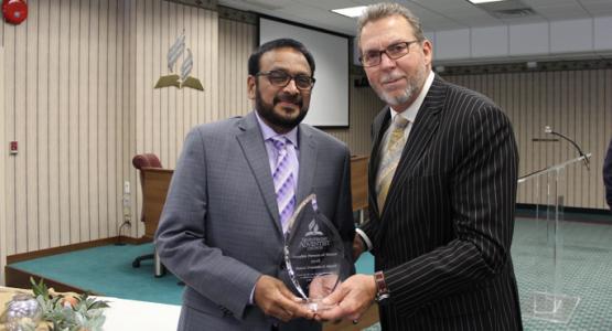 Franklin David Receives the Notable Person of Honor Award from Dave Weigley Franklin David Receives the Notable Person of Honor Award from Dave Weigley