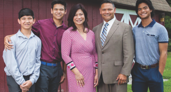 Joe Lowe (’86) joins the SVA team as the new recruiter and freshman Bible teacher, accompanied by his family, Mason (’24), Zachary (’21), Laura (’91) and Ethan (’19). Joe Lowe (’86) joins the SVA team as the new recruiter and freshman Bible teacher, accompanied by his family, Mason (’24), Zachary (’21), Laura (’91) and Ethan (’19).